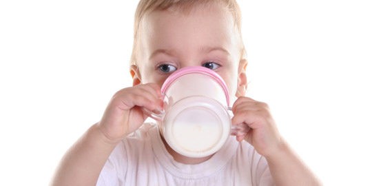 La leche de vaca puede provocar alergia en los niños