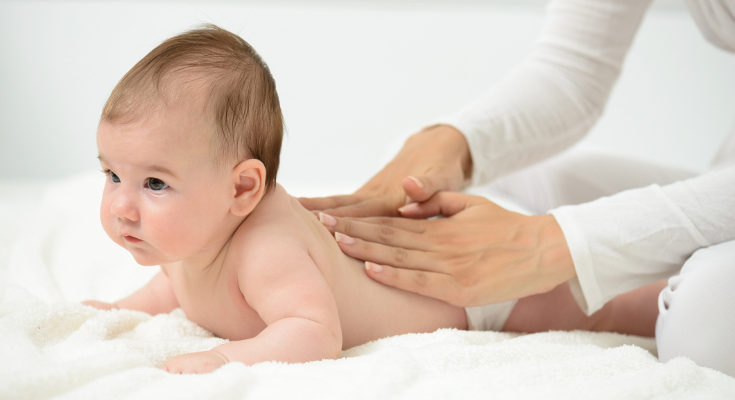 Recuerda que el ambiente debe ser cálido para que el bebé no tenga frío