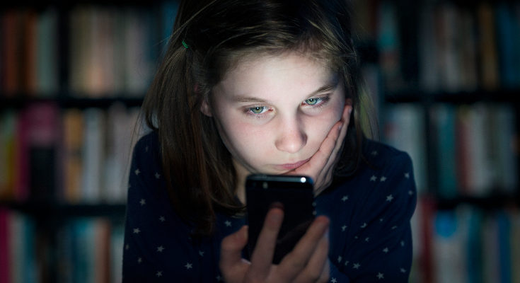 Aumenta la seguridad de tus hijos en internet con este servicio de cyber protección de ARAG
