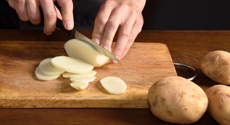 Te proponemos una nueva receta de patatas para que sean igual de ricas, pero más sanas