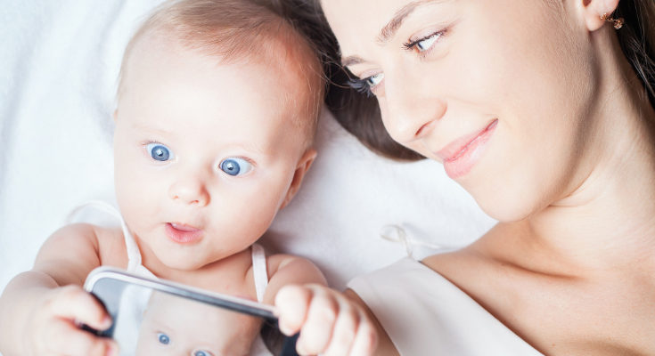 De bebés es normalq ue a los niños se les desvíe un ojo, pero se les corrige solo