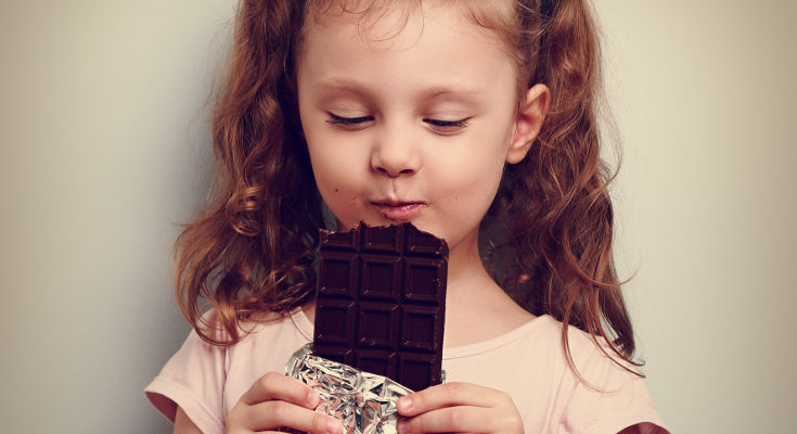 No más de 50 gramos de chocolate el día es la cantidad de chocolate recomendada