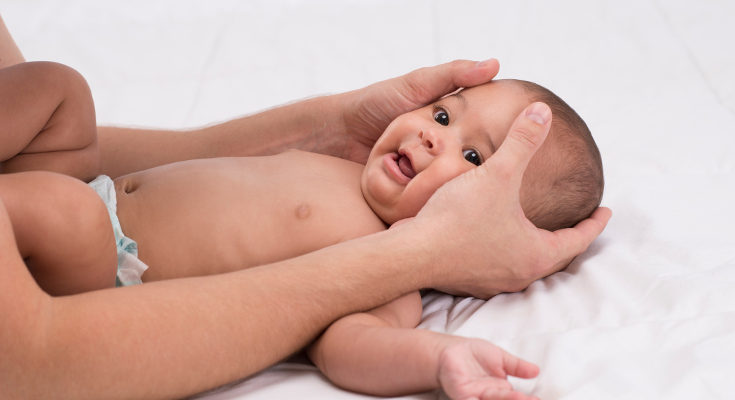 La zona de los pómulos es importante si al bebé le están saliendo los dientes