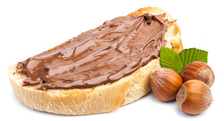 Cuando cumplan los 4 años, podrán tomar frutos secos, aunque mejor comerlos crudos