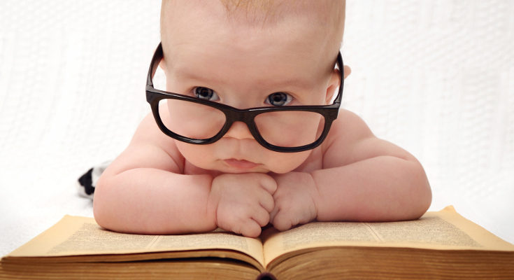 Existen multitud de libros adaptados para leer a bebés