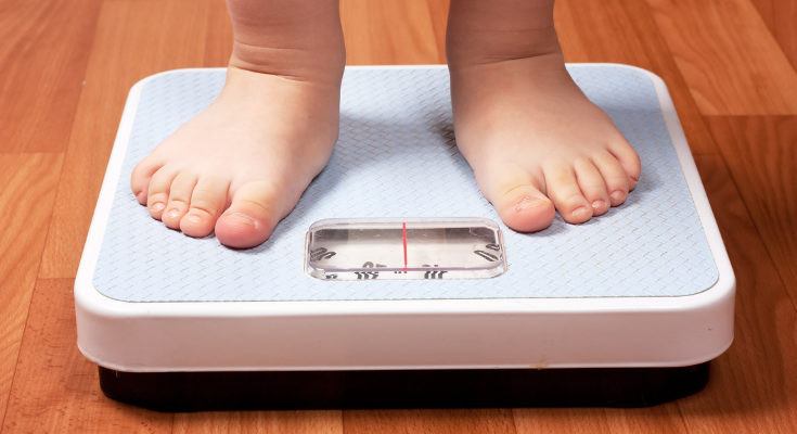 Es más correcto acudir a una tabla de percentiles para la edad que el IMC en niños