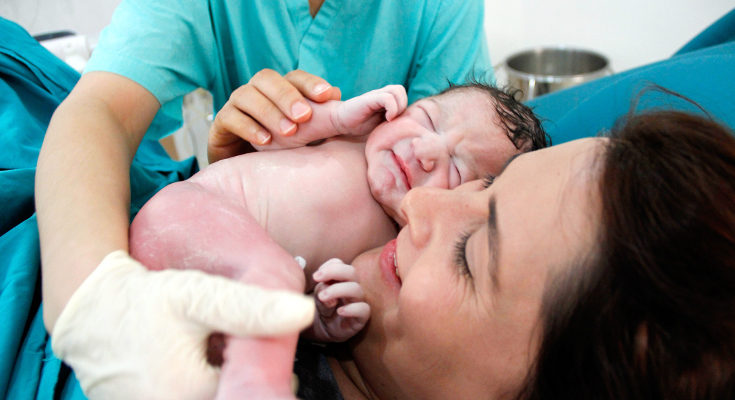 La placenta se expulsa durante el parto después del bebé