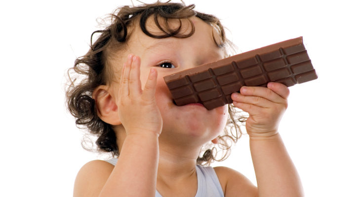 A partir del año los niños pueden comer de todo, incluso chocolate