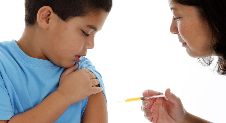 La poliomielitis se puede prevenir con una vacuna, es importante que los niños la tengan