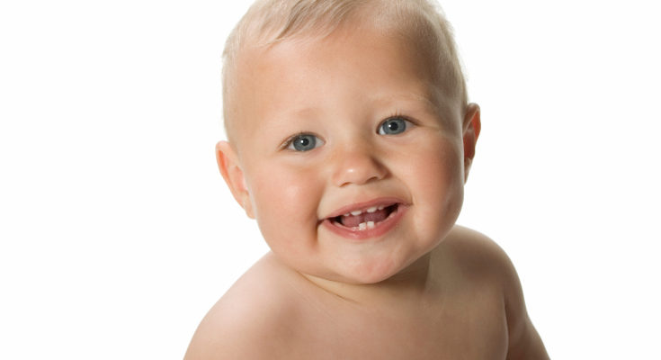 Introducir azúcar en la dieta de los bebés puede generarles caries