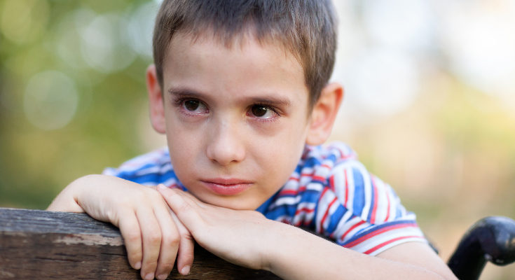 Lo deseable es que el niño o niña quede con alguien cercano de su familia