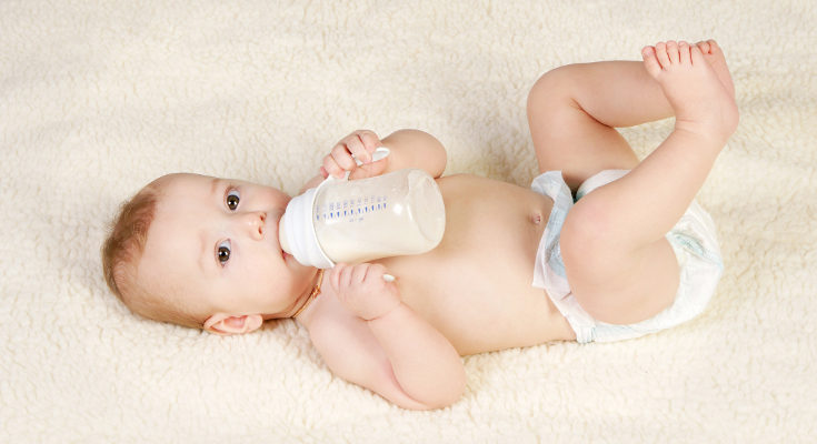 Hay niños que los que tienen es alergia a la leche de vaca, pero eso se detecta cuando son mayores