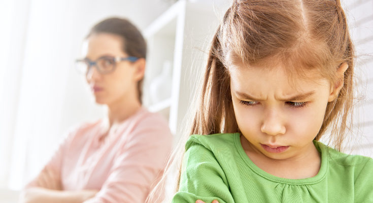 En niños y niñas se observa un patrón diferente de conducta debido a los roles de género en los que se socializan