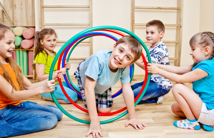 Entrenar la psicomotricidad infantil aporta numerosos beneficios a los niños y las niñas
