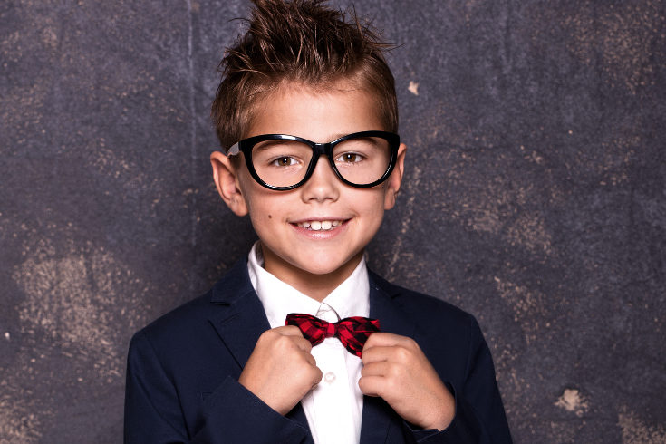 Una camisa y unos pantalones son suficientes para que nuestro hijo vaya a una boda