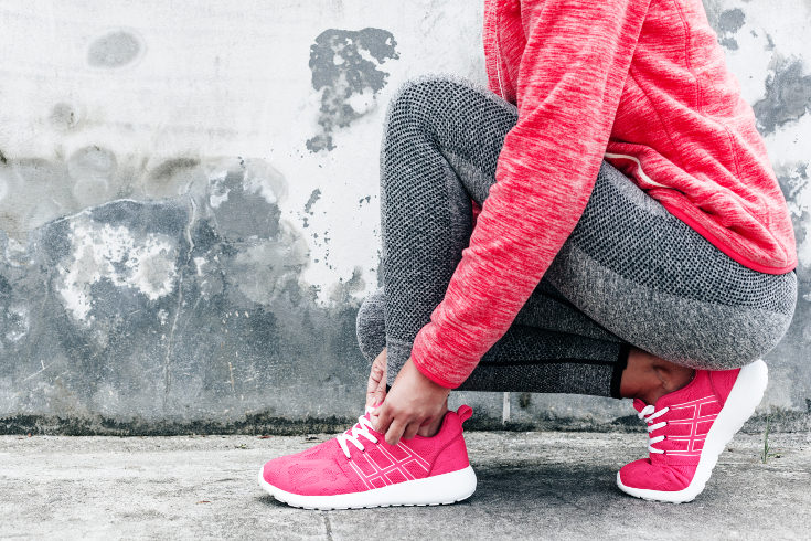 Escoged unas zapatillas de deporte que se adapten bien al ejercicio que vaya a realizar