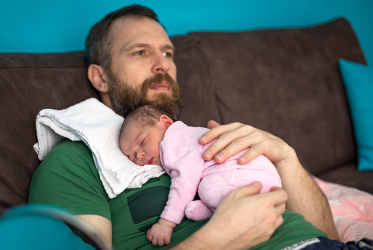 La baja maternal puede ser solicitada por el padre, o combinar entre ambos