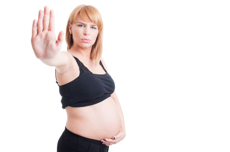 La violencia obstétrica puede provenir del personal médico, pero también de la familia de la madre