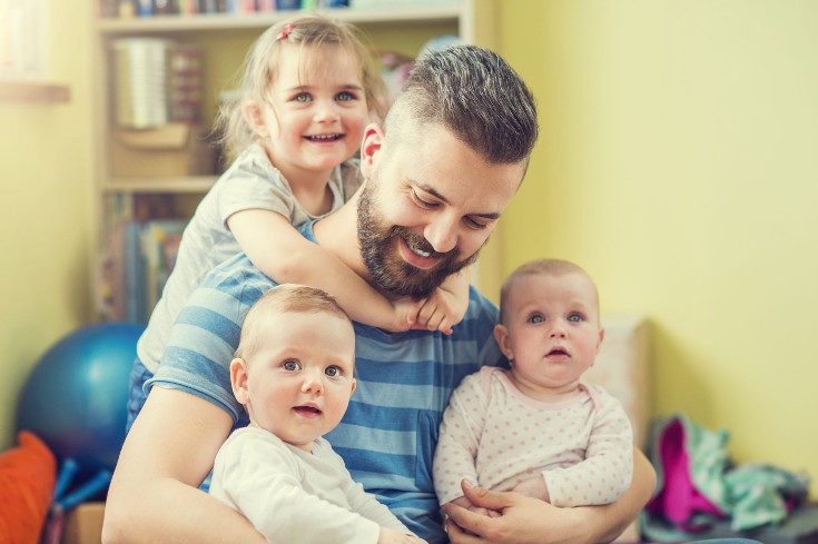El reconocimiento de familia numerosa debes pedirlo tú mismo
