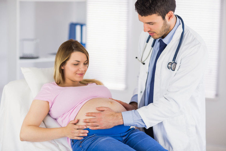 Durante el segundo trimestre de embarazo puedes realizar la amniocentesis