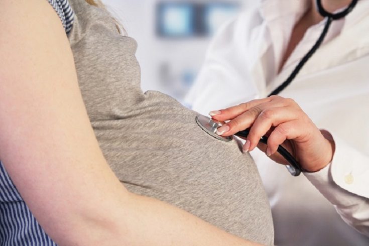 Esta implantación sucede en torno a una semana después de haberse producido la fecundación 