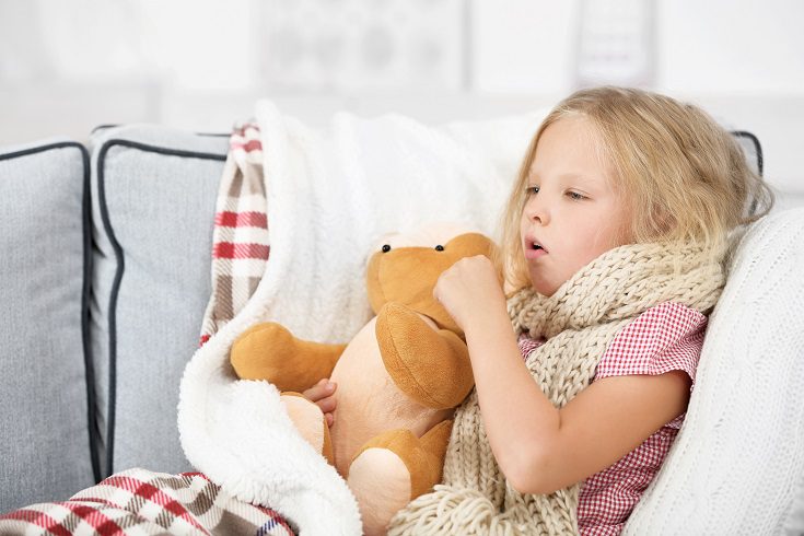 A los niños cuando les duele la garganta se pueden sentir muy molestos e irritados