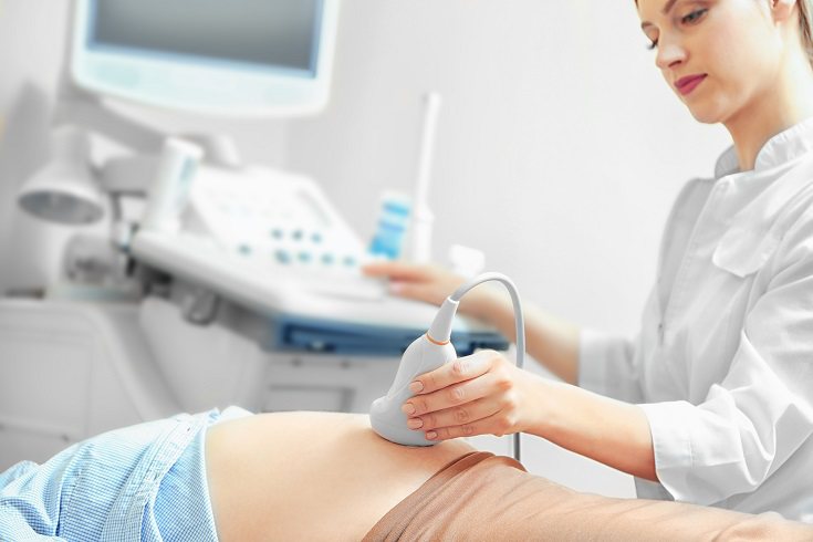 Las ecografías son imágenes que a través de ondas se hacen desde la zona del abdomen