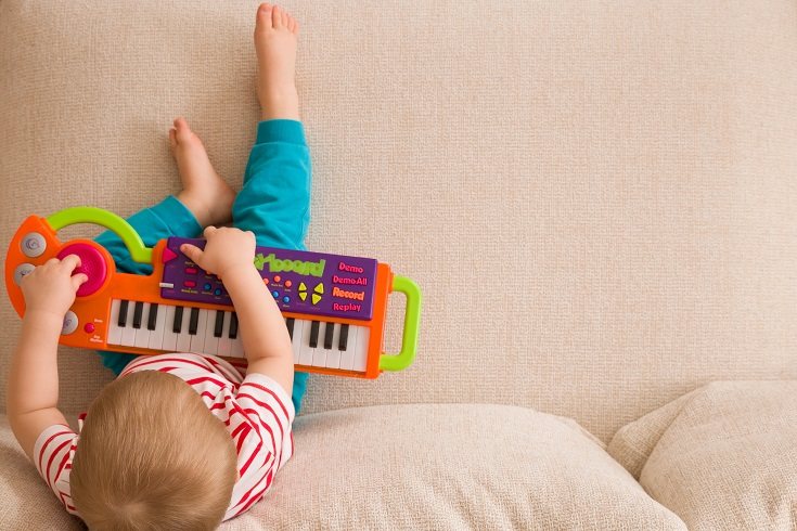 Lo peor de todo es cada juguete insiste en que es el mejor para tu hijo