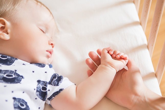 El simple hecho de llevarse el dedo a la boca, puede acarrearle a tu hijo numerosos problemas