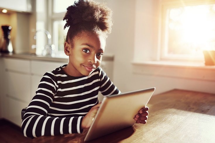 Es importante hablar con los adolescentes sobre lo necesario que resulta entender las noticias