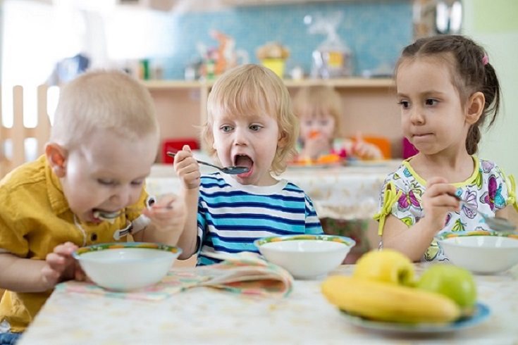 El hecho de ser tres o más hermanos en una familia puede tener aspectos muy positivos