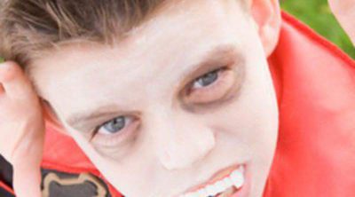 Complementos para niños en Halloween: dientes postizos y sangre
