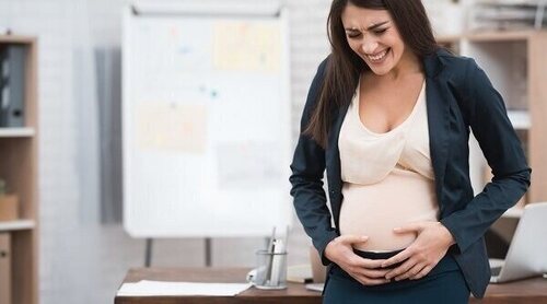 Los dos síntomas que indican que estás de parto