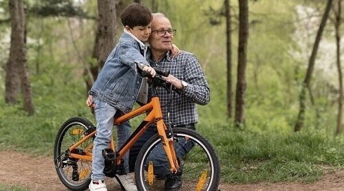 Cómo interfieren los abuelos tóxicos en la crianza de los hijos