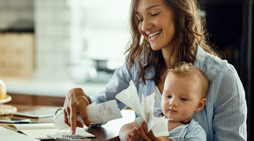 Ayudas y prestaciones económicas por hijo en 2026: todas las que puedes pedir
