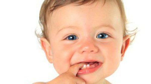 Cuándo salen y cuándo caen los dientes de leche