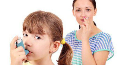 Los peligros de fumar delante de tus hijos