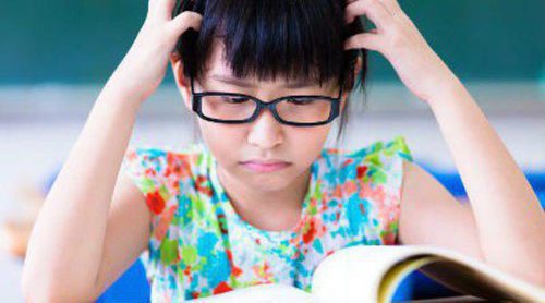 ¿Cómo ayudar a un niño con dislexia? Pautas para padres y profesores