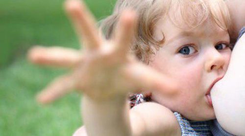 ¿Hasta cuándo podemos estar dando el pecho a nuestro hijo?