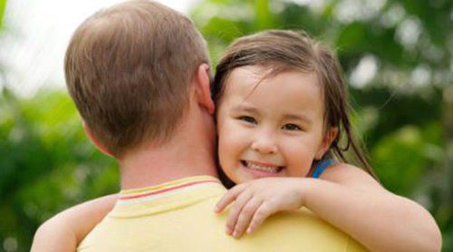 Las diferencias entre adoptar y ser padres de acogida