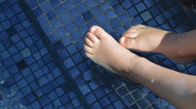 Casuas y tratamiento de los hongos en los pies en niños