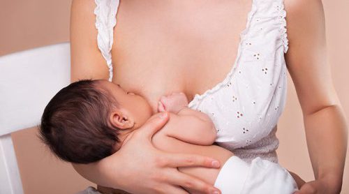 ¿Puedo dar el pecho si estoy resfriada o con fiebre?
