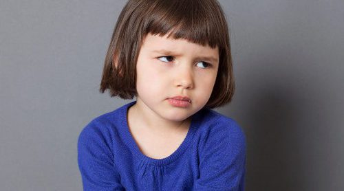 Mi hijo se golpea cuando se enfada, ¿cómo ayudarle a que deje de hacerlo?