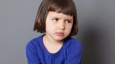 Mi hijo se golpea cuando se enfada, ¿cómo ayudarle a que deje de hacerlo?