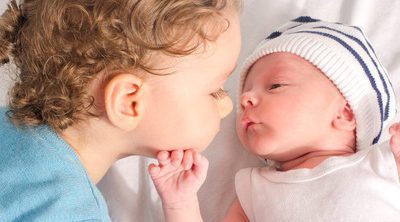 Uno nuevo en la familia: como afrontar la llegada de un hermanito