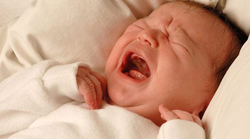 Cómo prevenir los cólicos en bebés recién nacidos