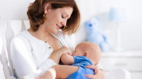 ¿Puedo abandonar la leche materna antes de los 6 meses?