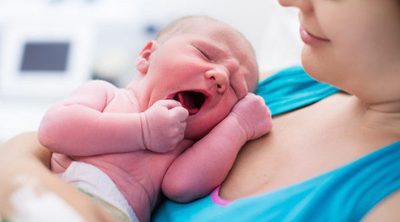 Recuerdos que se guardan los padres y madres del nacimiento de un bebé