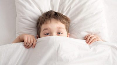 Cómo ayudar a los niños a levantarse por la mañana si les cuesta