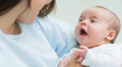 Cómo cuidar y limpiar las encías del bebé